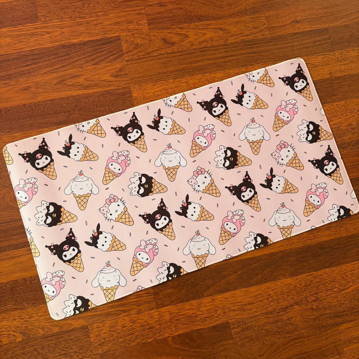 *Deskmat Ice Cream Kawaii Friends