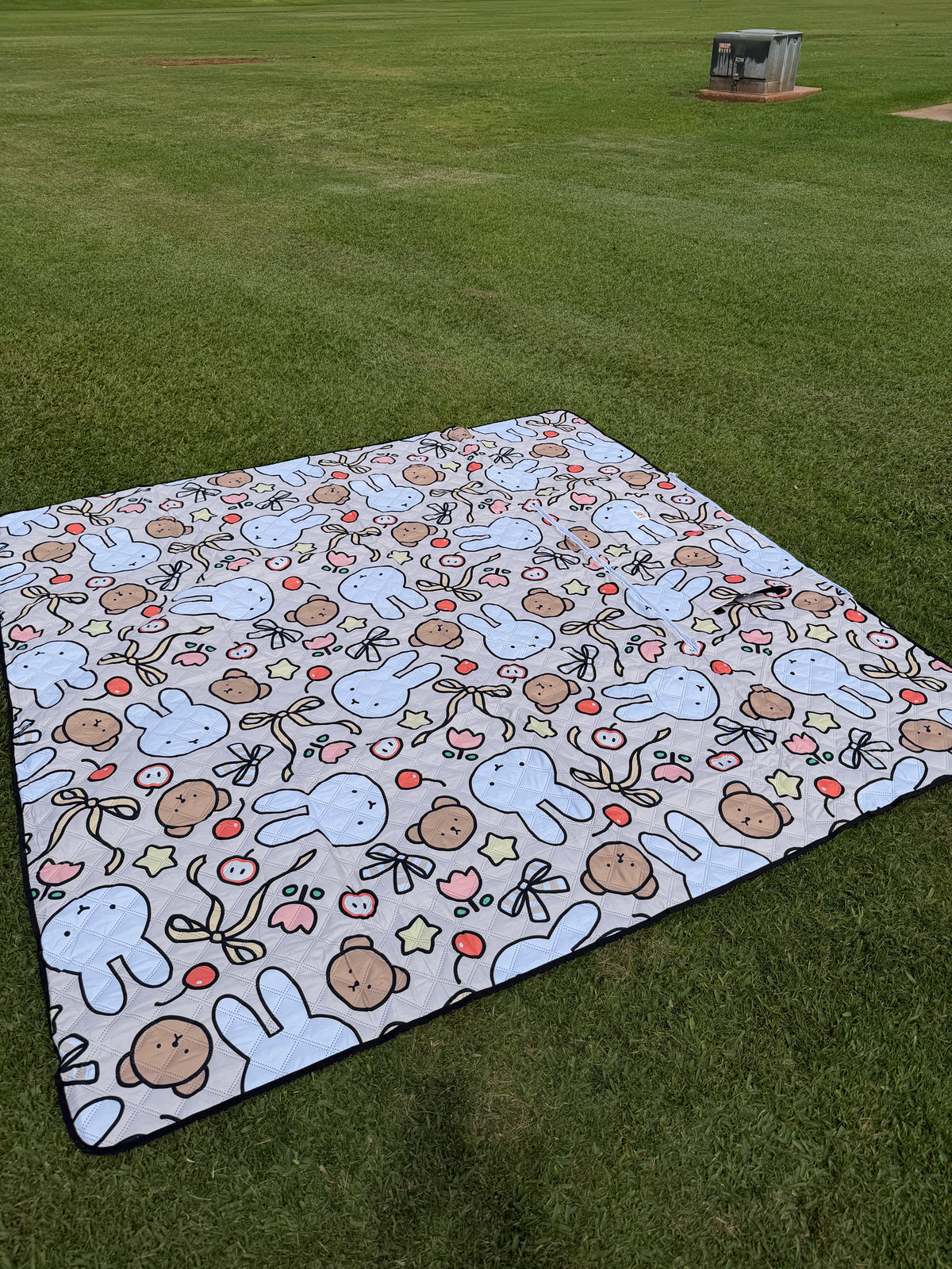 *Brown Bunny Print Picnic Mat Blanket  with Carrying Straps